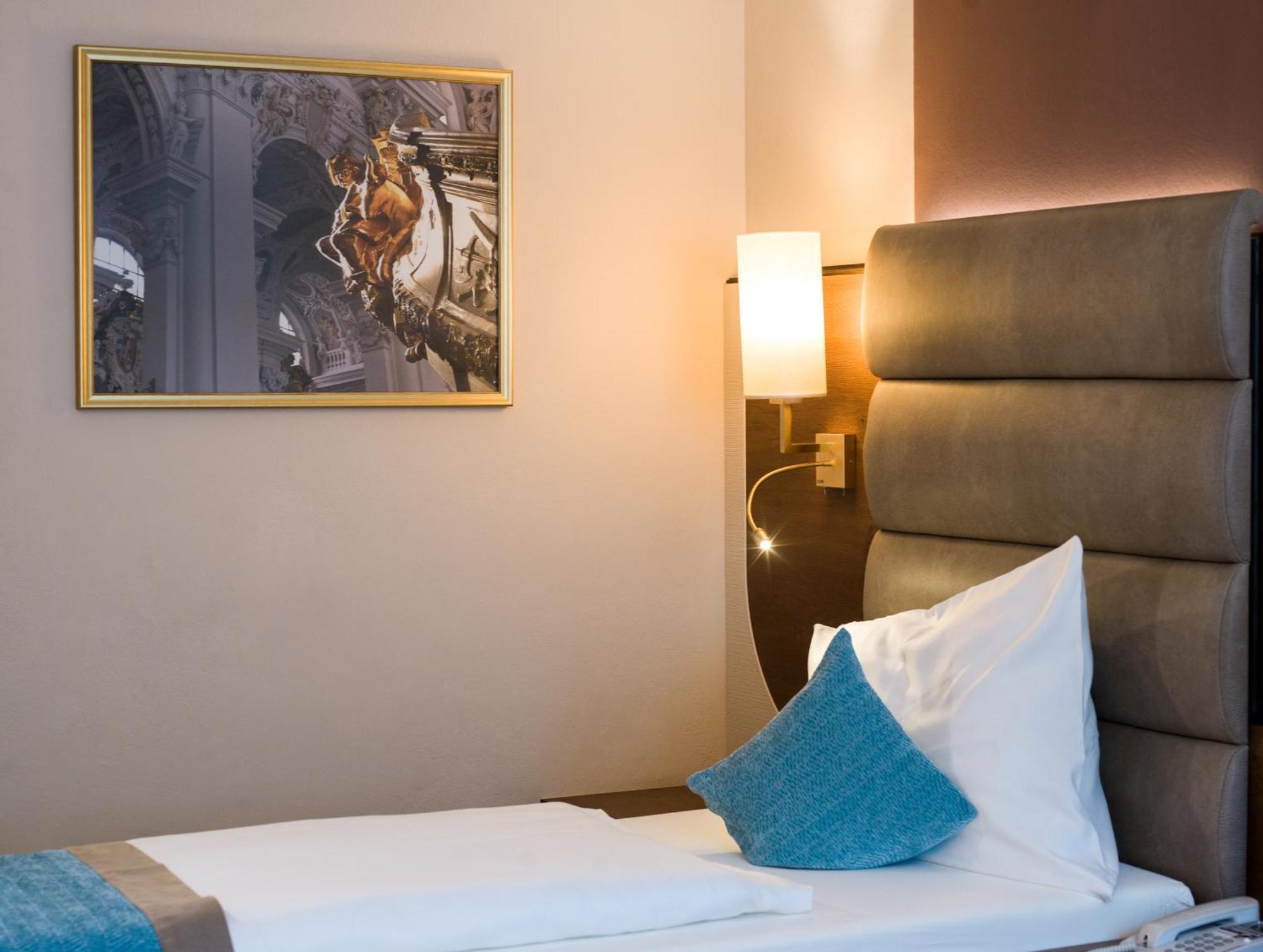 Hotel Koenig พัสเซา ภายนอก รูปภาพ