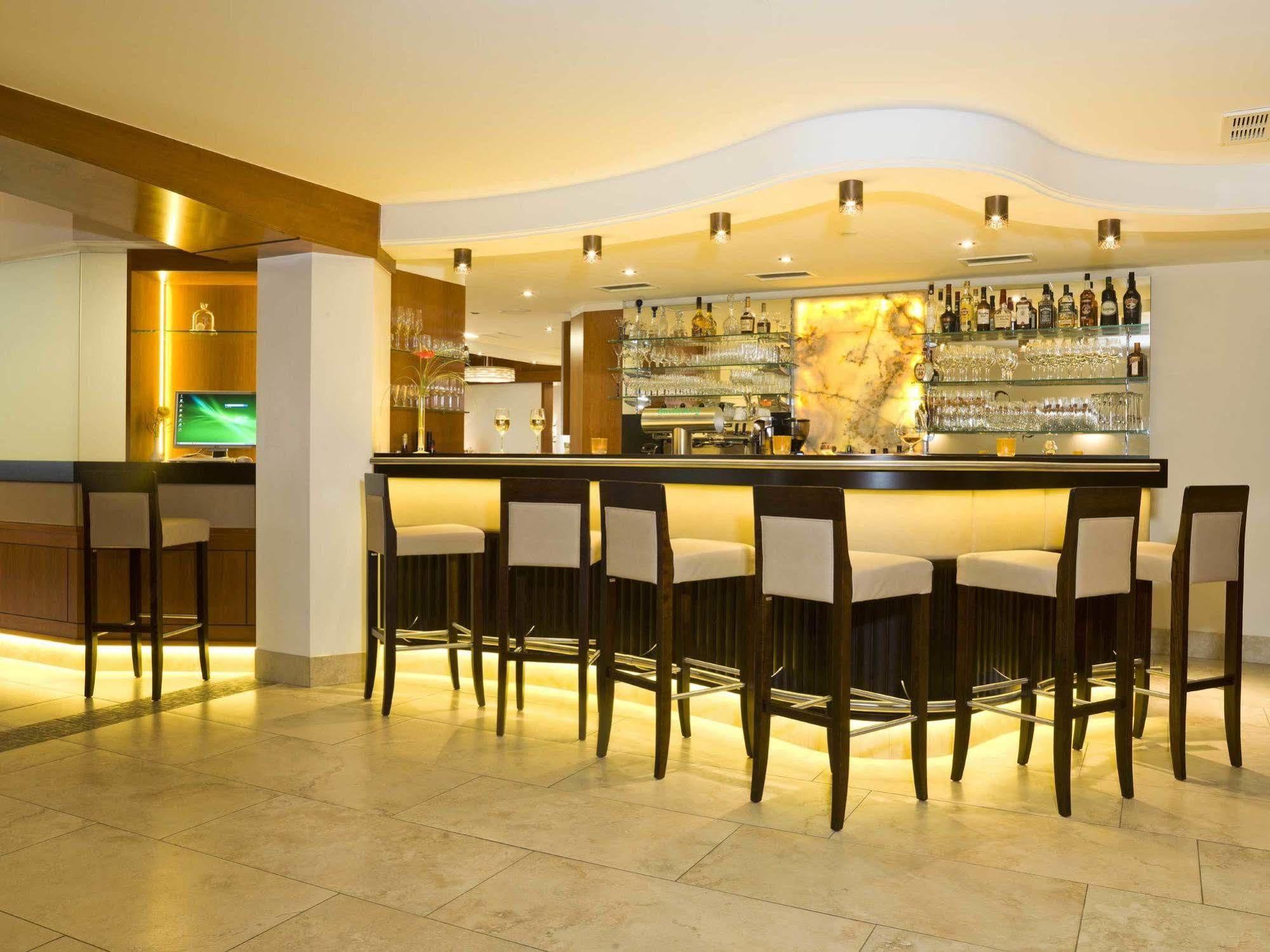Hotel Koenig พัสเซา ภายนอก รูปภาพ